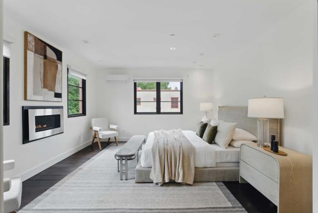 642 Middlefield Road, Palo Alto CA: https://media.crmls.org/mediaz/07599c2e-2233-4b66-a804-b430dcfa10a8.jpg