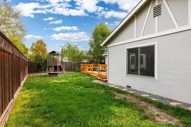 2889 Biddleford Drive, San Ramon CA: https://media.crmls.org/mediaz/075aab1f-1bd3-463d-b844-e09f80819e51.jpg