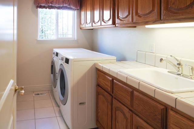 11080 Canyon Drive, San Jose CA: https://media.crmls.org/mediaz/075abbad-c8f7-459d-8696-3c3043351069.jpg
