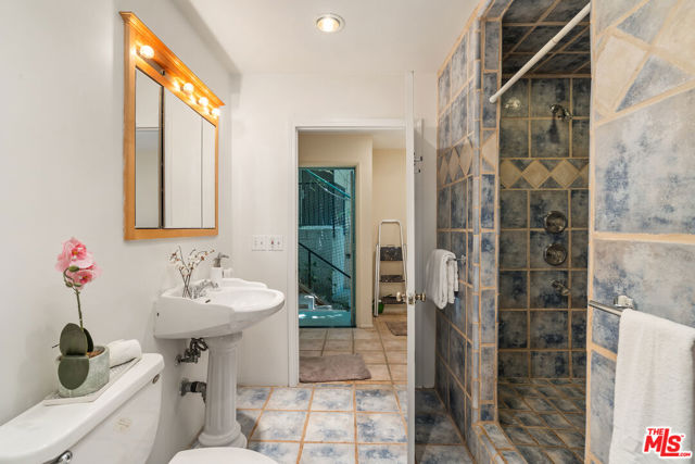 3928 Clayton Avenue, Los Angeles CA: https://media.crmls.org/mediaz/075ad86d-9cc8-427f-9cdd-76e0e272e279.jpg