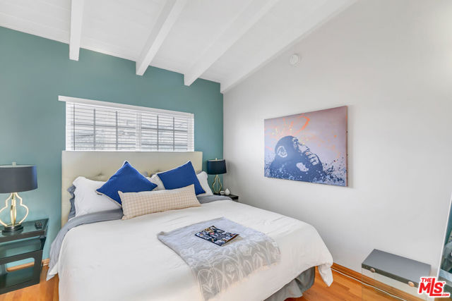 313 Mildred Avenue, Venice CA: https://media.crmls.org/mediaz/075b32cb-eff7-4168-be36-b8b9b2db61b4.jpg