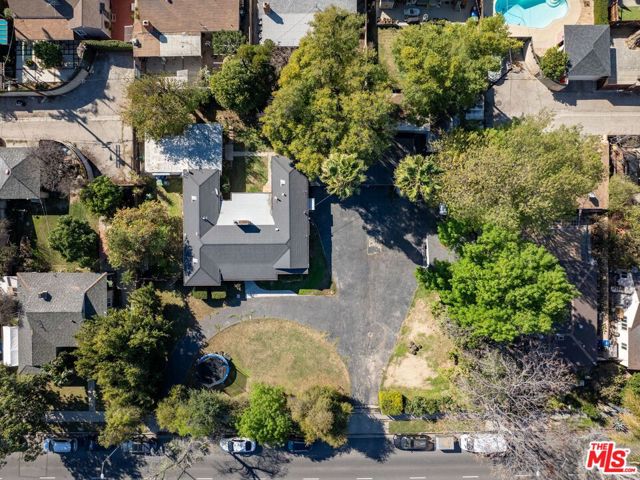 6655 Lindley Avenue, Reseda CA: https://media.crmls.org/mediaz/075c3726-fea1-4151-981d-371c8f2b3feb.jpg