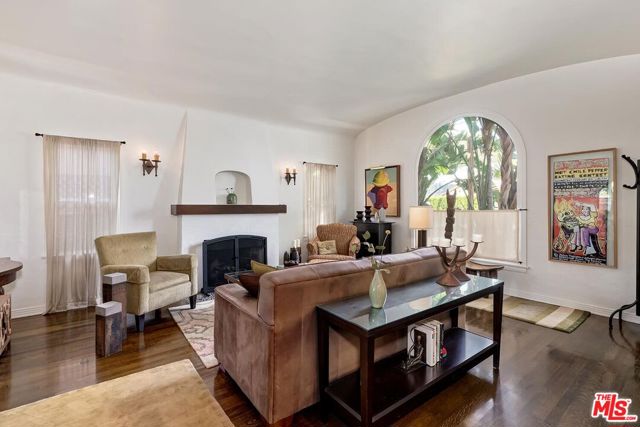 5990 Saturn Street, Los Angeles CA: https://media.crmls.org/mediaz/075c8795-d163-46a0-bb27-2d1e1f98a307.jpg