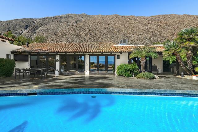 600 S La Mirada Road, Palm Springs CA: https://media.crmls.org/mediaz/075c8cbe-eb59-42f5-b0df-aed30122bee1.jpg