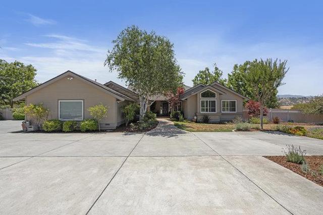 5636 Sundown Lane, Tres Pinos CA: https://media.crmls.org/mediaz/075c912c-f07f-4a5a-a952-356bc1839103.jpg