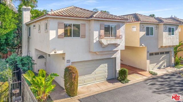 18806 Hatteras Street, Tarzana CA: https://media.crmls.org/mediaz/075cdafa-ec9a-404f-a973-e34d7019a85e.jpg