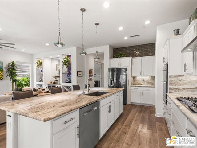 55 Cabernet, Rancho Mirage CA: https://media.crmls.org/mediaz/075edd7a-8489-4e1b-ba7e-8cf030362c6c.jpg