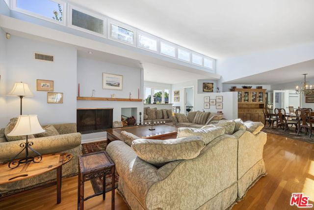 Drew Fenton | 11215 W Sunset Boulevard Los Angeles CA | MLS: 7520415 Drew Fenton | 11215 W Sunset Boulevard Los Angeles CA | MLS: 7520415