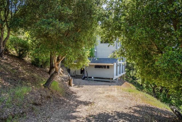 16190 Maya Way, Los Gatos CA: https://media.crmls.org/mediaz/075eeb7e-da52-4a42-b35c-a29d16176716.jpg