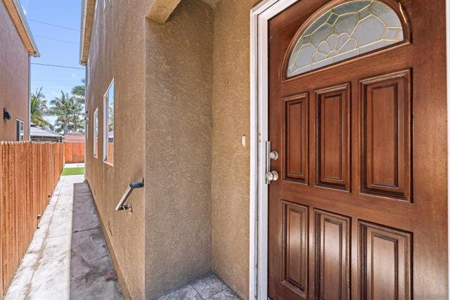 2418 W Lincoln St, Long Beach CA: https://media.crmls.org/mediaz/075f8d2c-aeb7-436b-8807-3008d14ad451.jpg