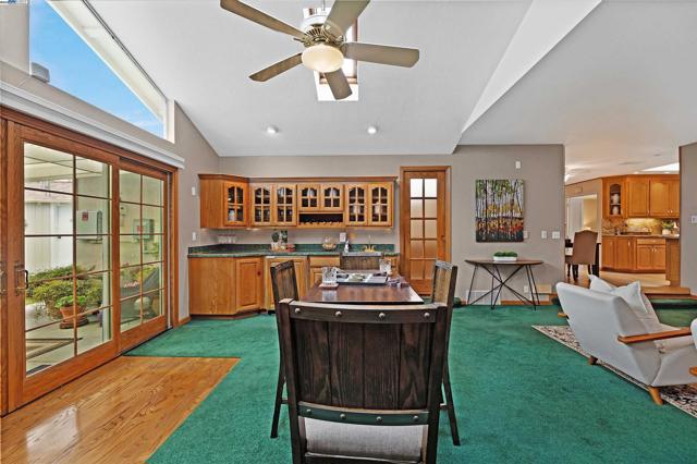 4601 Hampshire Way, Fremont CA: https://media.crmls.org/mediaz/075fa171-11f7-4919-8634-0fc12cda6a08.jpg