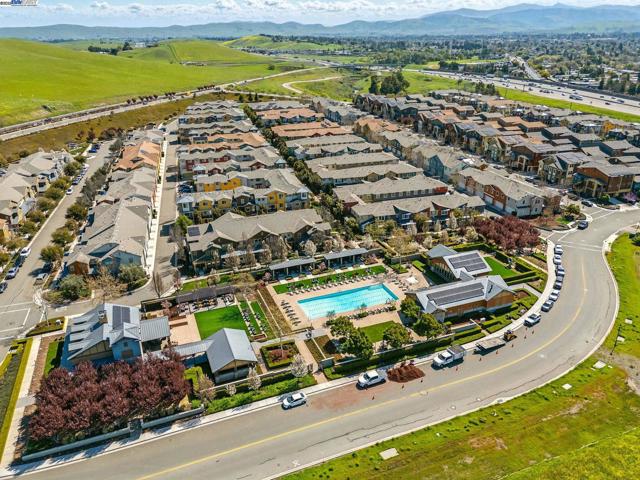 665 Sandalwood, Livermore CA: https://media.crmls.org/mediaz/075fc2df-d09f-49ef-b5e6-93dd5df5b68a.jpg