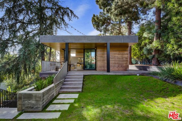 1933 Redcliff Street, Los Angeles CA: https://media.crmls.org/mediaz/076135dc-7945-49f8-ae69-e424137433cb.jpg