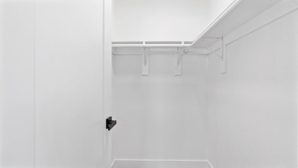 https://media.crmls.org/mediaz/07615108-f5ec-4208-8d5c-de7e69a87bef.jpg?preset=X-Large