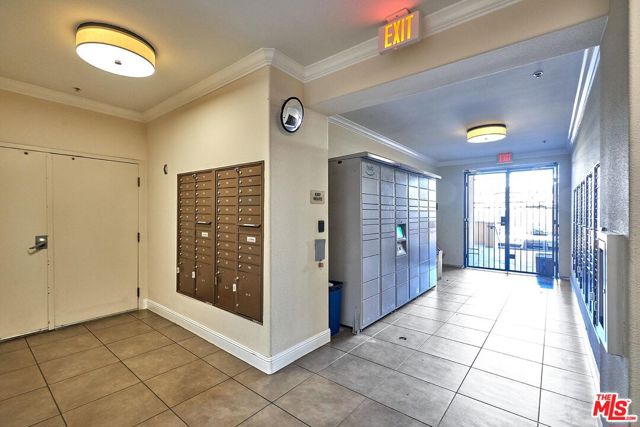 360 W Avenue 26, Los Angeles CA: https://media.crmls.org/mediaz/0761bc68-465b-4327-8758-f18300de6375.jpg