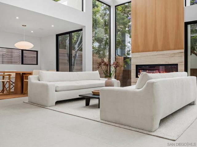 7372 76 Fay Ave, La Jolla CA: https://media.crmls.org/mediaz/07629373-d474-4465-8363-d4adc1546a41.jpg