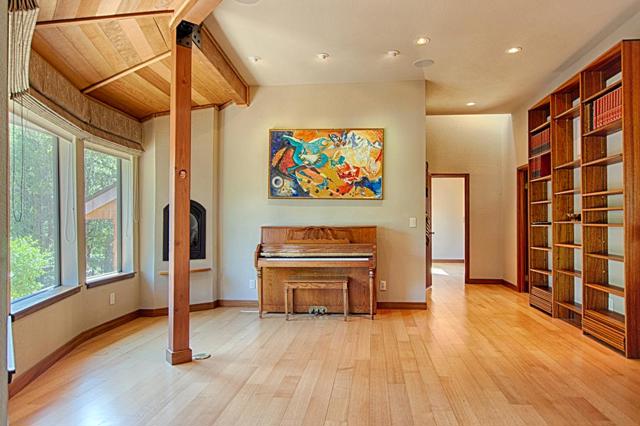 18467 Las Cumbres Road, Los Gatos CA: https://media.crmls.org/mediaz/0762c045-31af-4d77-9a4f-3b292d52c048.jpg