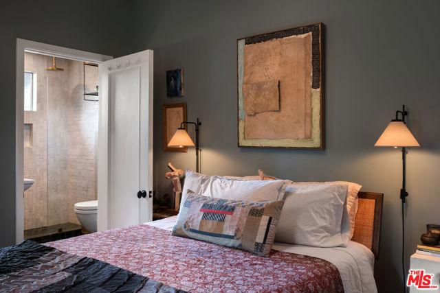 1452 Westerly Terrace, Los Angeles CA: https://media.crmls.org/mediaz/0762f348-acbb-4f87-a8d1-6aabc603c47b.jpg