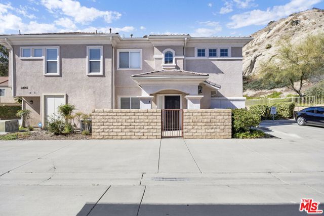 28955 Oak Spring Canyon Road, Canyon Country CA: https://media.crmls.org/mediaz/0763c6ec-67bc-42c5-8eb7-02fdb188fda3.jpg