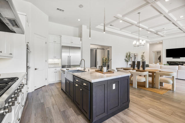 81350 Merv Griffin Way, La Quinta CA: https://media.crmls.org/mediaz/076437e9-8e80-4010-a097-af373c6dc16e.jpg