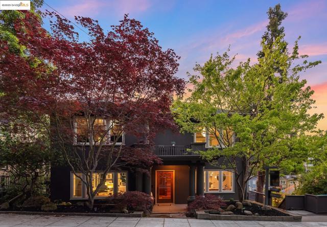 733 Carlston Ave., Oakland CA: https://media.crmls.org/mediaz/07644715-12ac-4a66-b588-4395059a971a.jpg