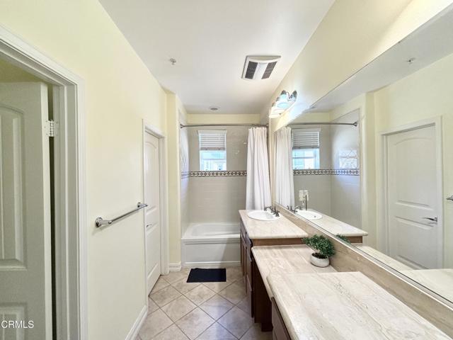 1430 Windshore Way, Oxnard CA: https://media.crmls.org/mediaz/07645015-cfcf-4b98-b55a-b7db32b6fd2d.jpg