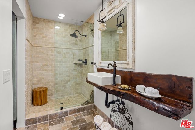 1435 Sycamore Canyon Road, Santa Barbara CA: https://media.crmls.org/mediaz/07652870-fed5-4c74-8414-d6ff85d7cde8.jpg