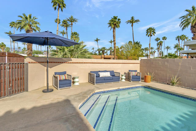 45534 Indian Wells Lane, Indian Wells CA: https://media.crmls.org/mediaz/07654875-f90b-4579-89d3-f8f292a965c6.jpg
