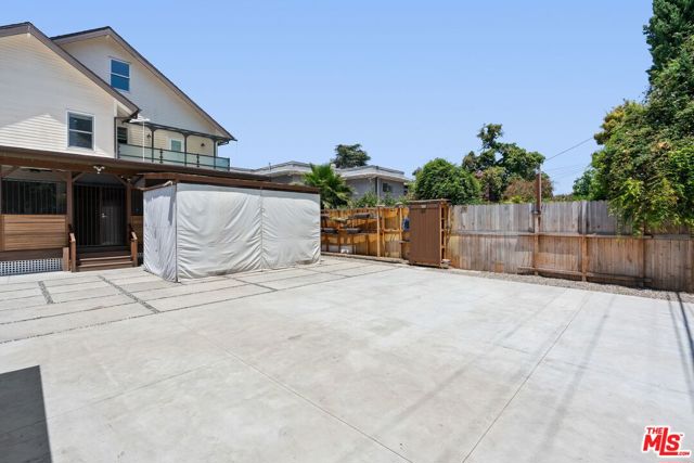 1810 Westmoreland Boulevard, Los Angeles CA: https://media.crmls.org/mediaz/07655e0f-4ac1-4131-a884-837df3898c49.jpg