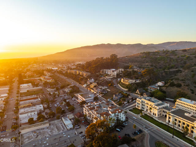 Detail Gallery Image 4 of 32 For 436 Poli St #404,  Ventura,  CA 93001 - 2 Beds | 2 Baths