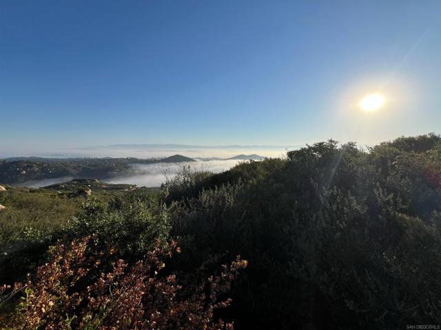 17441 Dos Picos Park Road, Ramona CA: https://media.crmls.org/mediaz/07656ab0-3047-4eec-adce-79117db0ad13.jpg