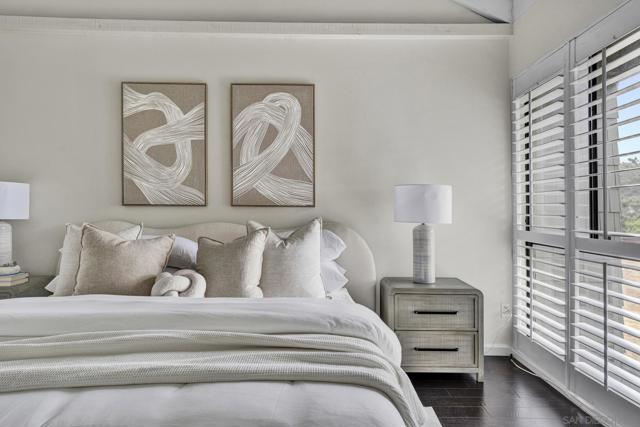 675 S Sierra Ave, Solana Beach CA: https://media.crmls.org/mediaz/07664969-f088-4c16-ab9c-705631a763d5.jpg