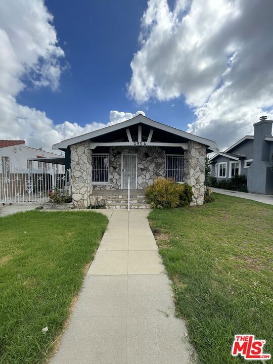 2934 Hillcrest Drive