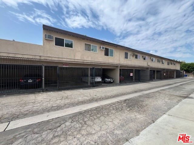 8615 Balboa Boulevard, Northridge CA: https://media.crmls.org/mediaz/07667578-6f4f-47fc-8582-ad0dc906104f.jpg