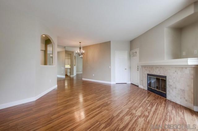 12079 Tivoli Park Row, San Diego CA: https://media.crmls.org/mediaz/07669792-389f-4014-a4ea-bfee73f029fd.jpg