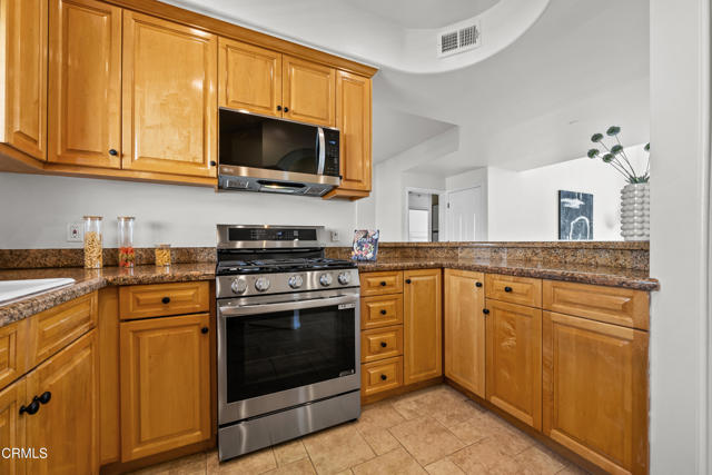 Detail Gallery Image 7 of 34 For 4400 Cartwright Ave #301,  North Hollywood,  CA 91602 - 2 Beds | 2 Baths