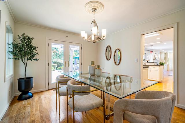 216 Salamanca Ct, San Ramon CA: https://media.crmls.org/mediaz/07670484-075f-4040-a389-290e4ed7daba.jpg