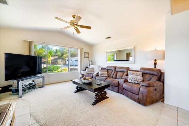 Detail Gallery Image 18 of 38 For 16996 Archie Moore Ring, Ramona,  CA 92065 - 4 Beds | 2/1 Baths