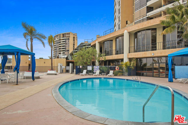 4316 Marina City Drive, Los Angeles CA: https://media.crmls.org/mediaz/076813a3-61b5-4602-a2df-3c35199fd08d.jpg