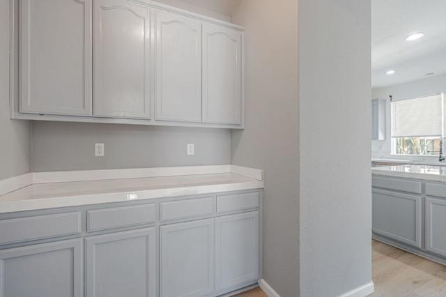 5323 Gold Creek Circle, Discovery Bay CA: https://media.crmls.org/mediaz/07686098-0be9-49cf-88fb-432528a0459f.jpg