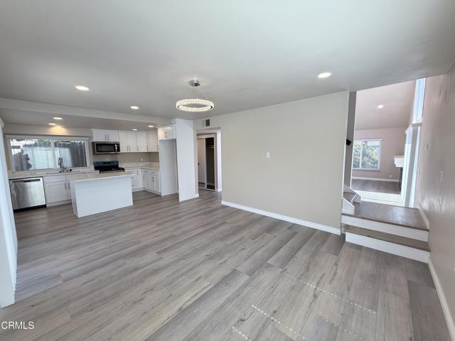 Detail Gallery Image 18 of 45 For 435 Anacapa Cir, Thousand Oaks,  CA 91320 - 4 Beds | 2/1 Baths