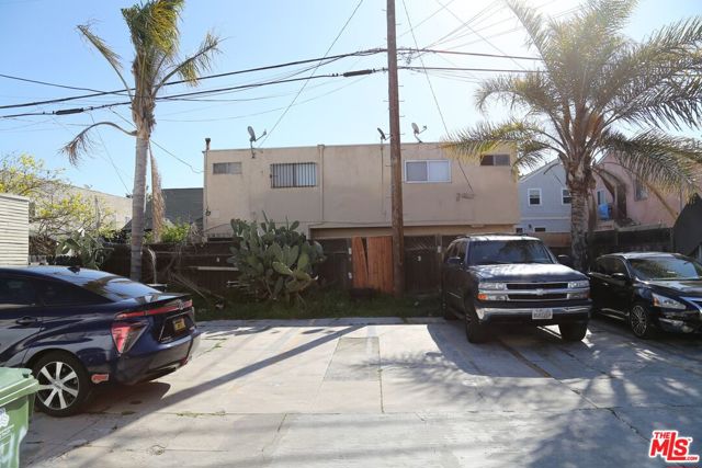 1408 2nd Avenue, Los Angeles CA: https://media.crmls.org/mediaz/0769229d-f7d0-4b79-abf3-1aea2c4bb7dc.jpg