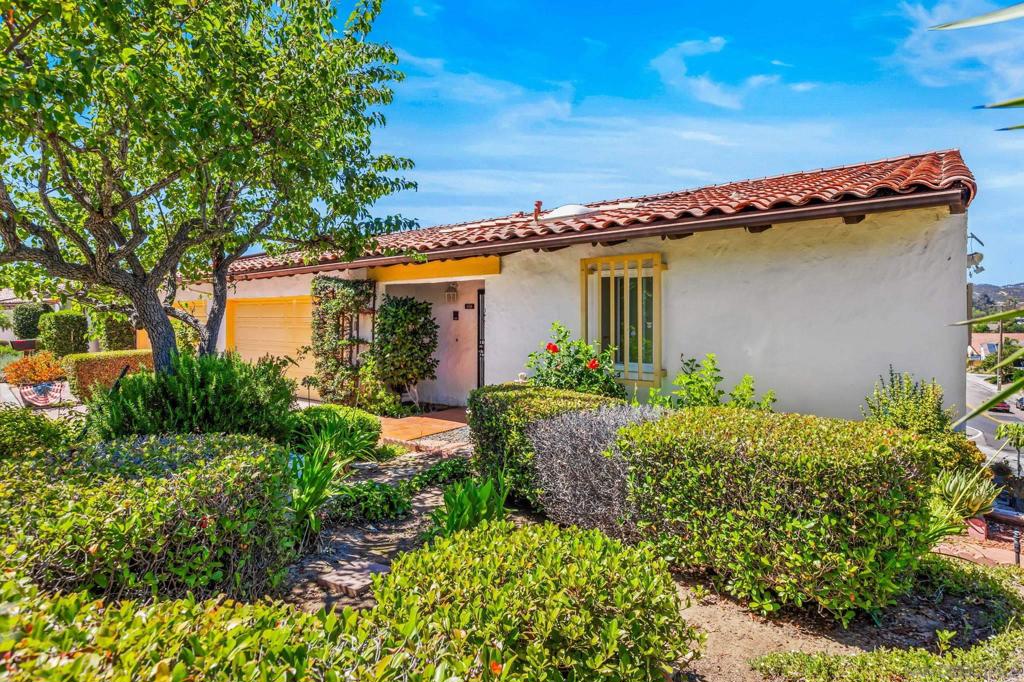1110 San Jacinto Gln