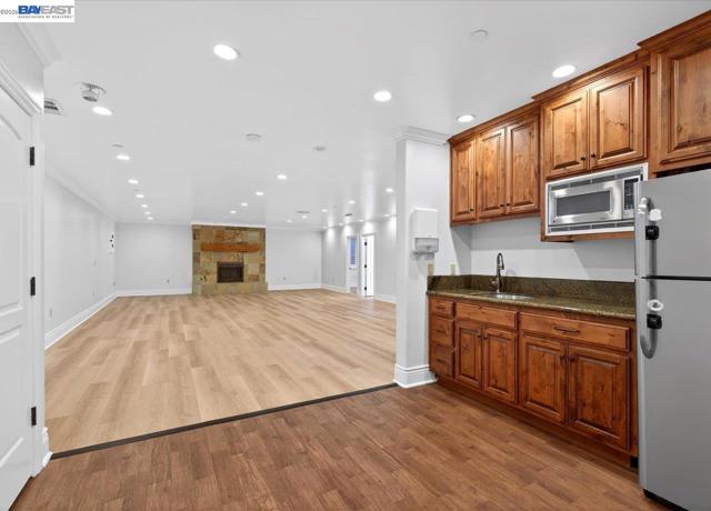 Image 25 of 60 For 920 Happy Valley Rd