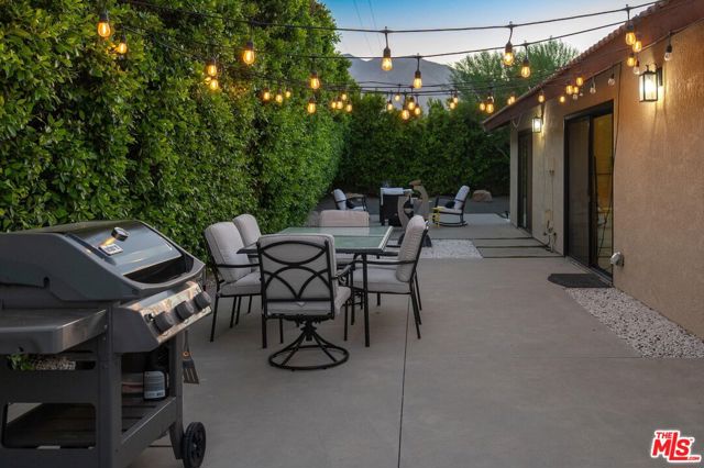 401 E San Rafael Drive, Palm Springs CA: https://media.crmls.org/mediaz/076a1ba1-b998-4b82-b843-493ff360c30a.jpg
