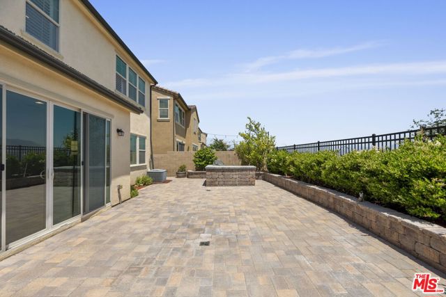 20650 Huntley Way, Santa Clarita CA: https://media.crmls.org/mediaz/076a22ad-1fa3-4949-9ce0-6912bfda845a.jpg