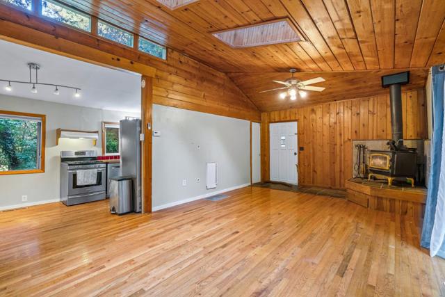 15040 Fern Avenue, Boulder Creek CA: https://media.crmls.org/mediaz/076b2903-0c0e-4035-a77e-3a88bee123c5.jpg