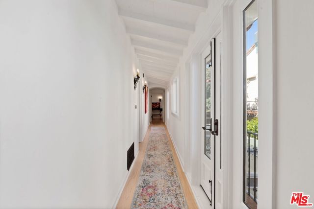 22416 Pacific Coast Highway, Malibu CA: https://media.crmls.org/mediaz/076b7a34-9108-4fa0-b08b-45c06e775c03.jpg