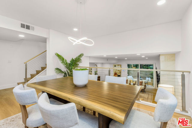 4804 La Villa Marina, Marina del Rey CA: https://media.crmls.org/mediaz/076bd825-3b94-4179-8d8f-edb9d1c84d7a.jpg