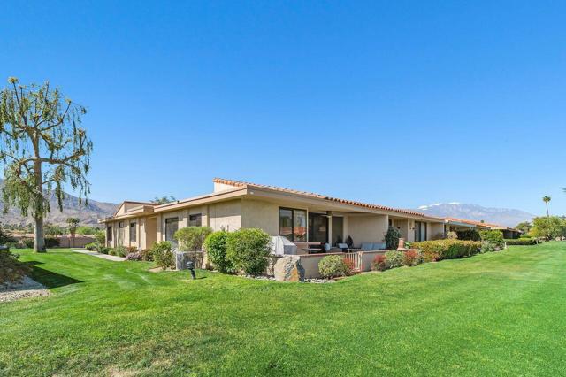 26 Majorca Drive, Rancho Mirage CA: https://media.crmls.org/mediaz/076bf8d0-09fc-4074-8d95-bb0ff75204dd.jpg